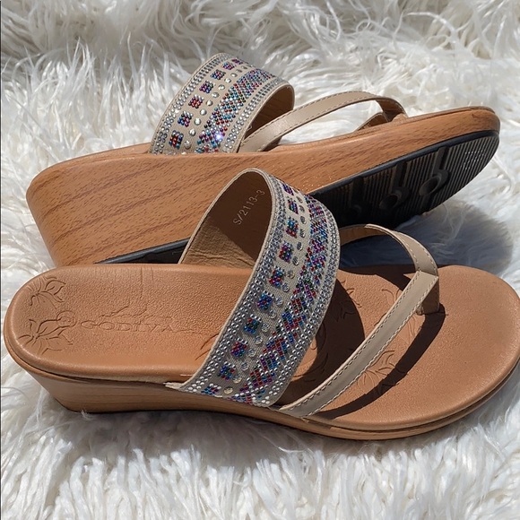 β¨π NWOB Lady Godiva Rhinestone Wedges πππ - Picture 2 of 6